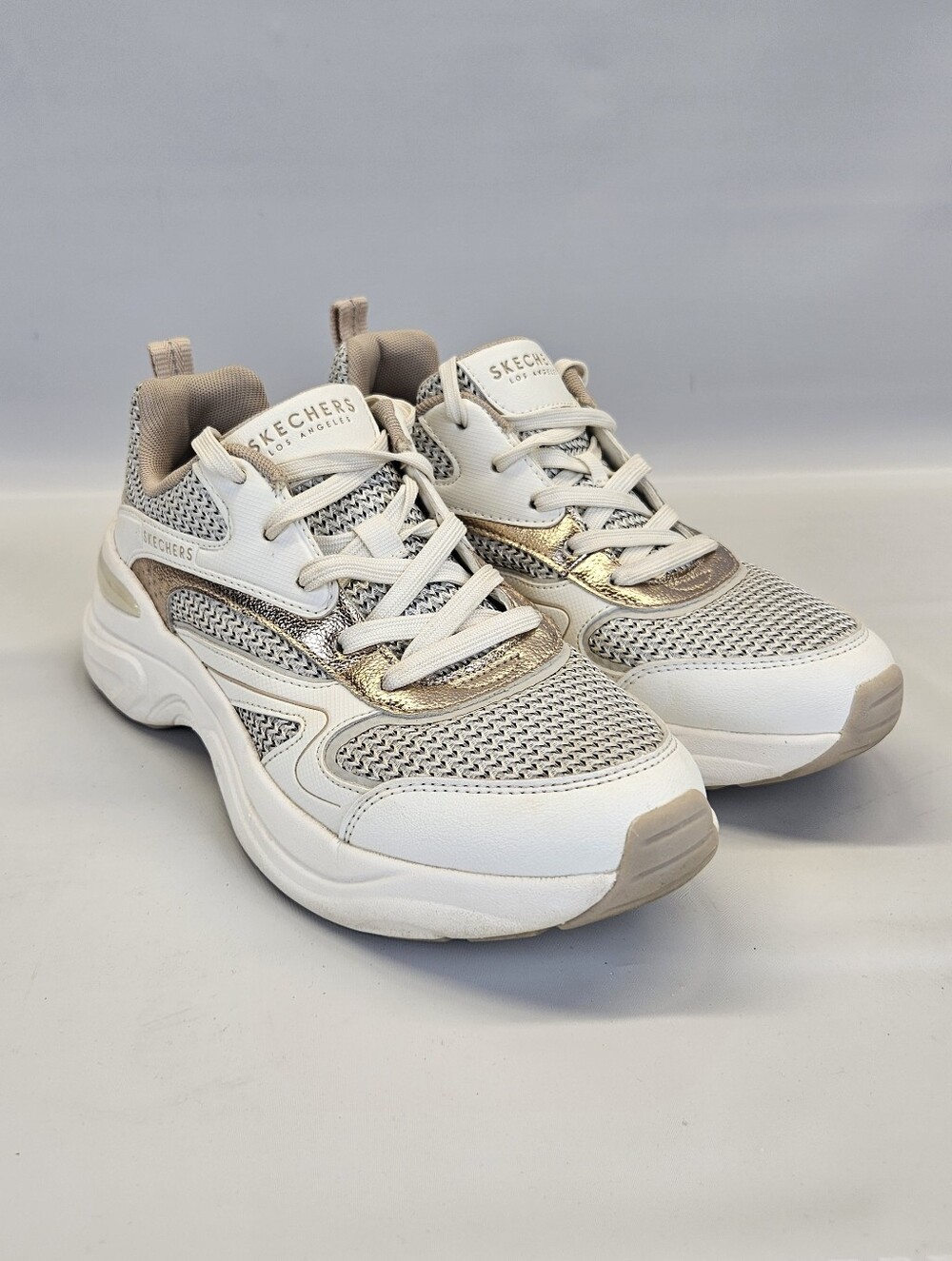 Skechers Hazel Shoes Sneakers Womens 9 White Gold Lace Up Comfort Cushioned